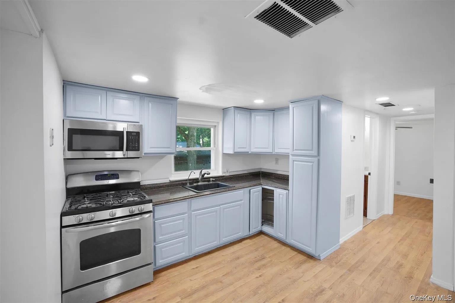 6 Farmingdale Lane, Bloomingburg, NY 12721