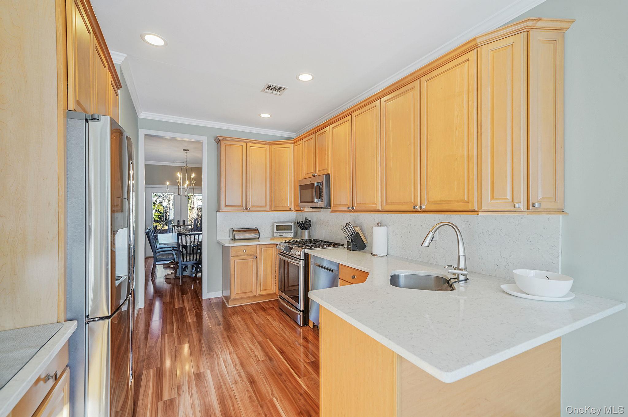 115 Willow Wood Drive, Oakdale, NY 11769