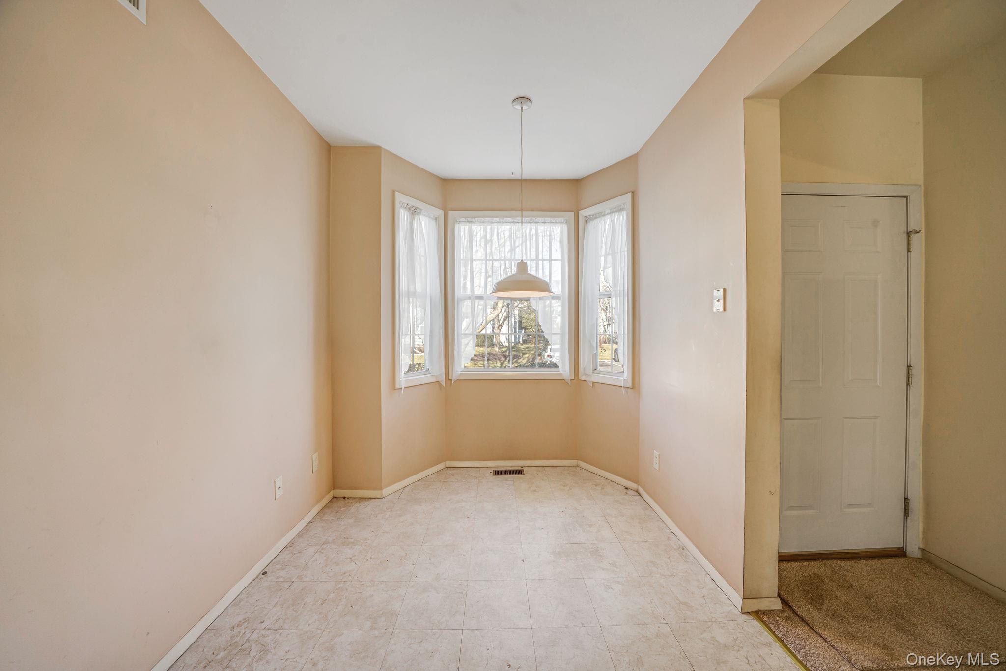 11 Cranberry Circle, Medford, NY 11763