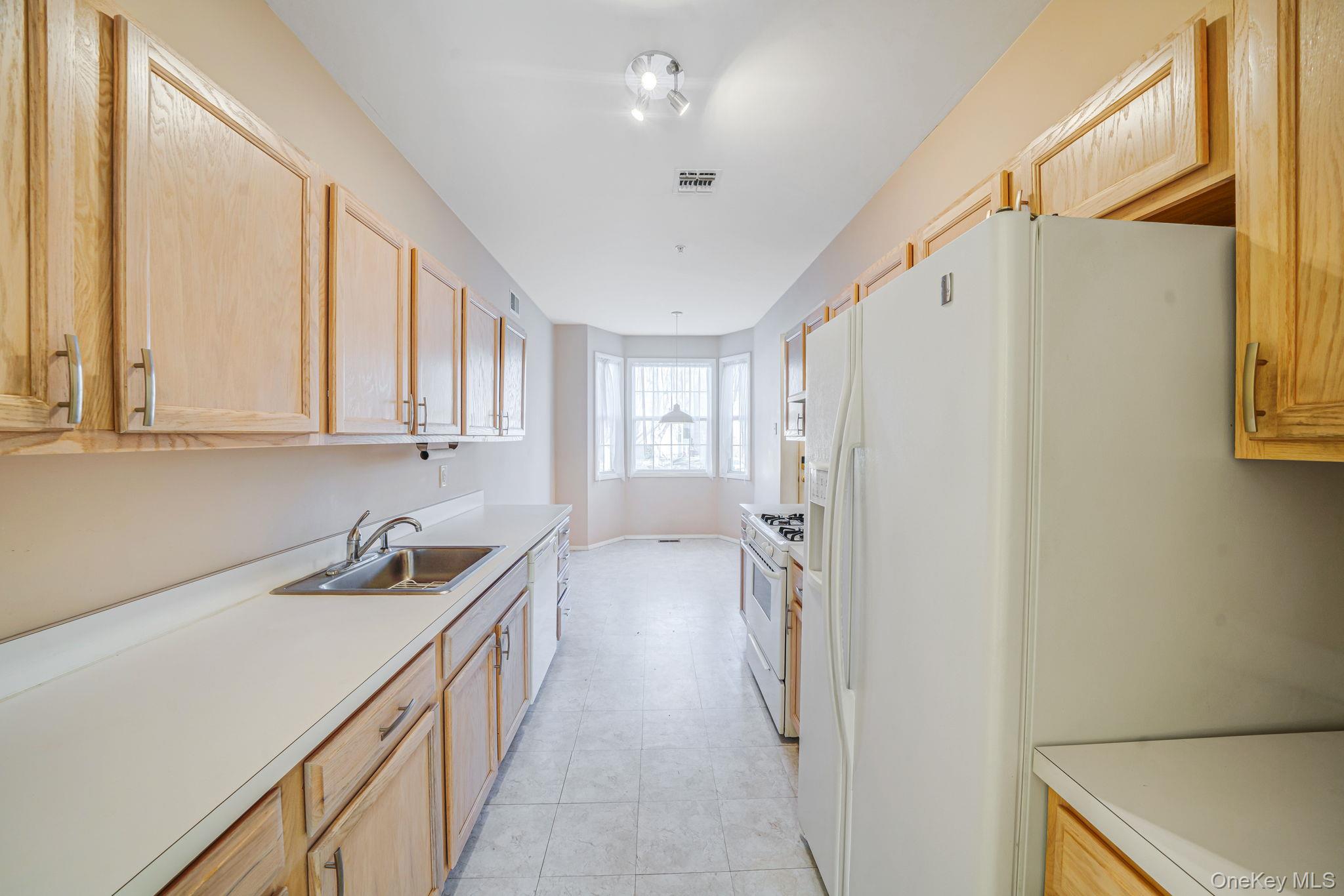 11 Cranberry Circle, Medford, NY 11763