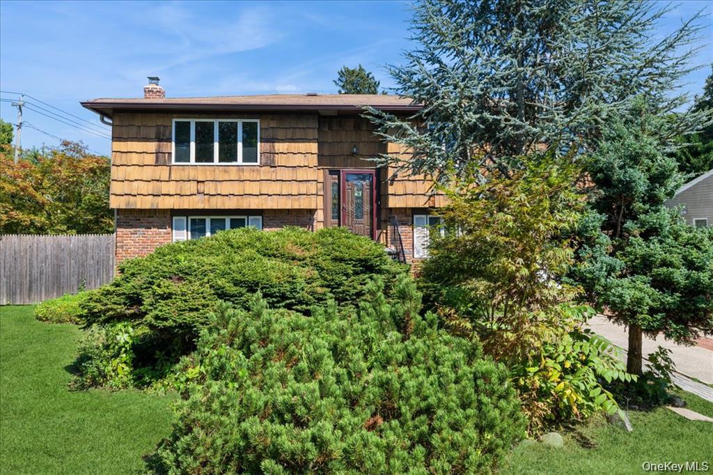 10 Marsulin Drive, Syosset, NY 11791