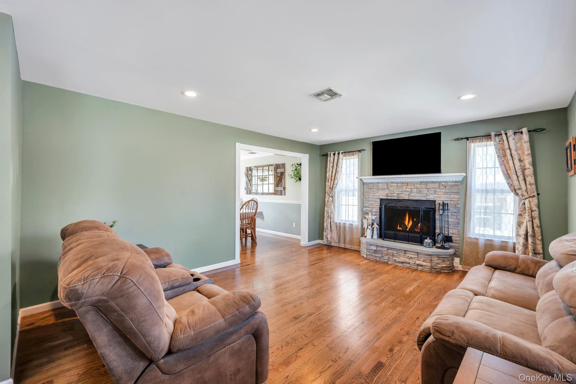 346 Victory Drive, Lake Ronkonkoma, NY 11779