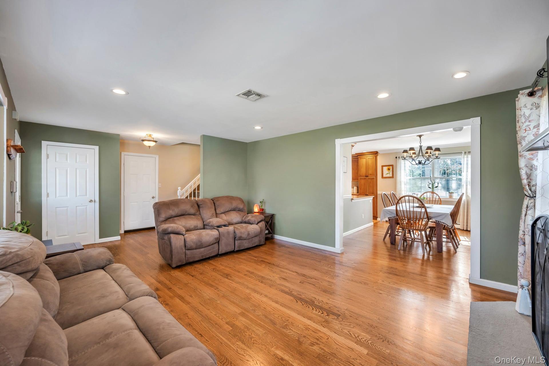 346 Victory Drive, Lake Ronkonkoma, NY 11779