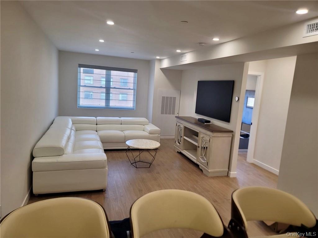 348 Main Street # 3C, New Rochelle, NY 10801