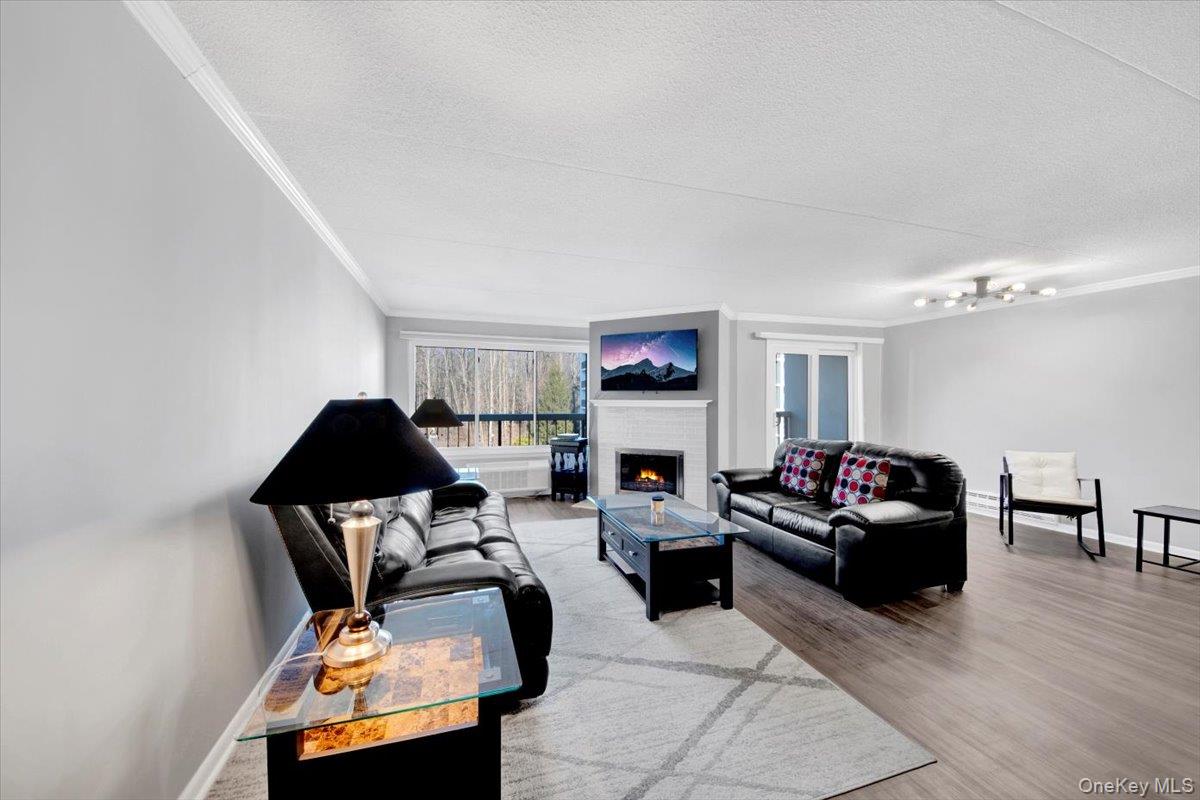 400 High Point Drive # PH6, Hartsdale, NY 10530