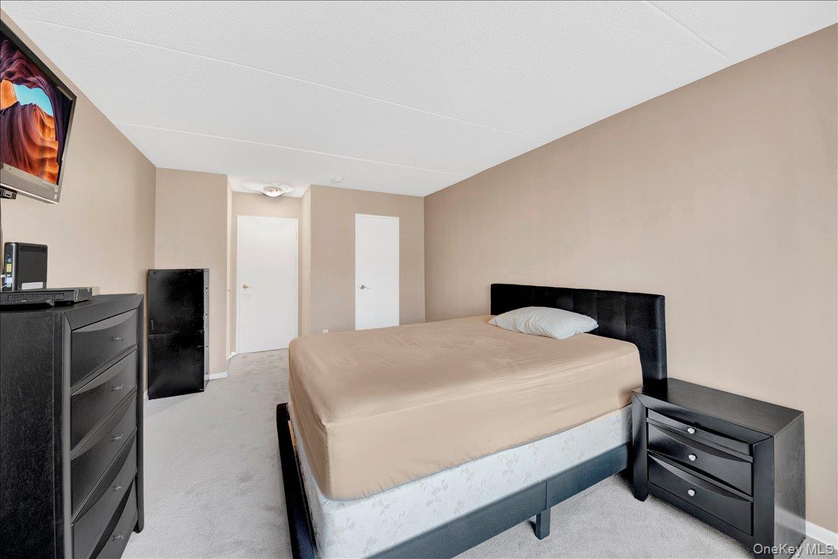 400 High Point Drive # PH6, Hartsdale, NY 10530