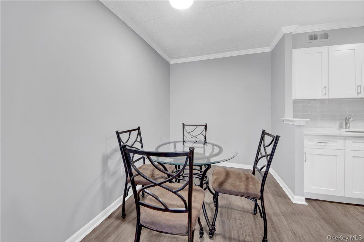 400 High Point Drive # PH6, Hartsdale, NY 10530