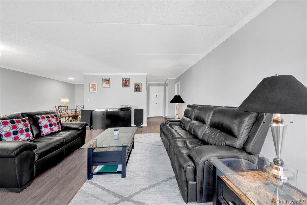 400 High Point Drive # PH6, Hartsdale, NY 10530