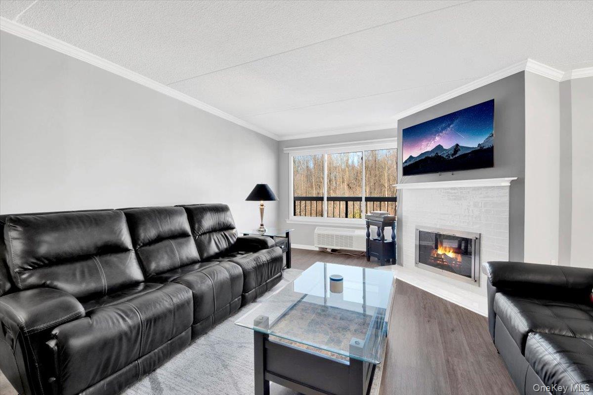 400 High Point Drive # PH6, Hartsdale, NY 10530