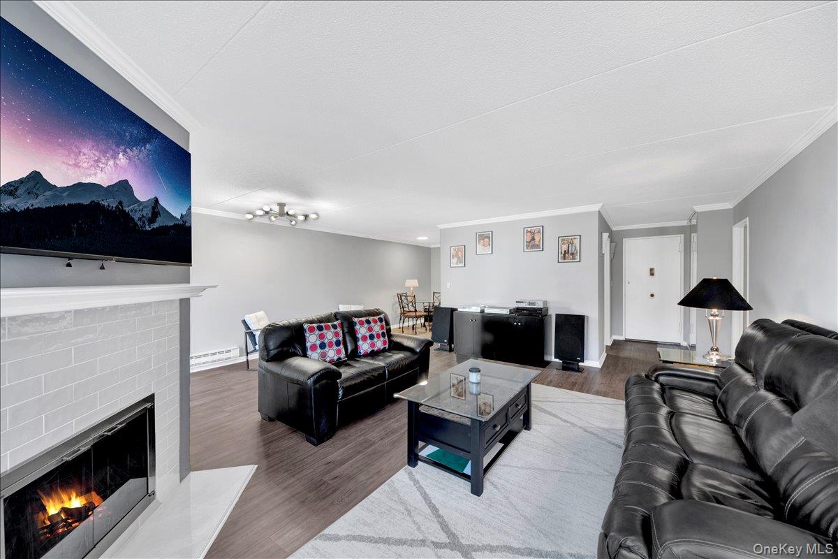 400 High Point Drive # PH6, Hartsdale, NY 10530