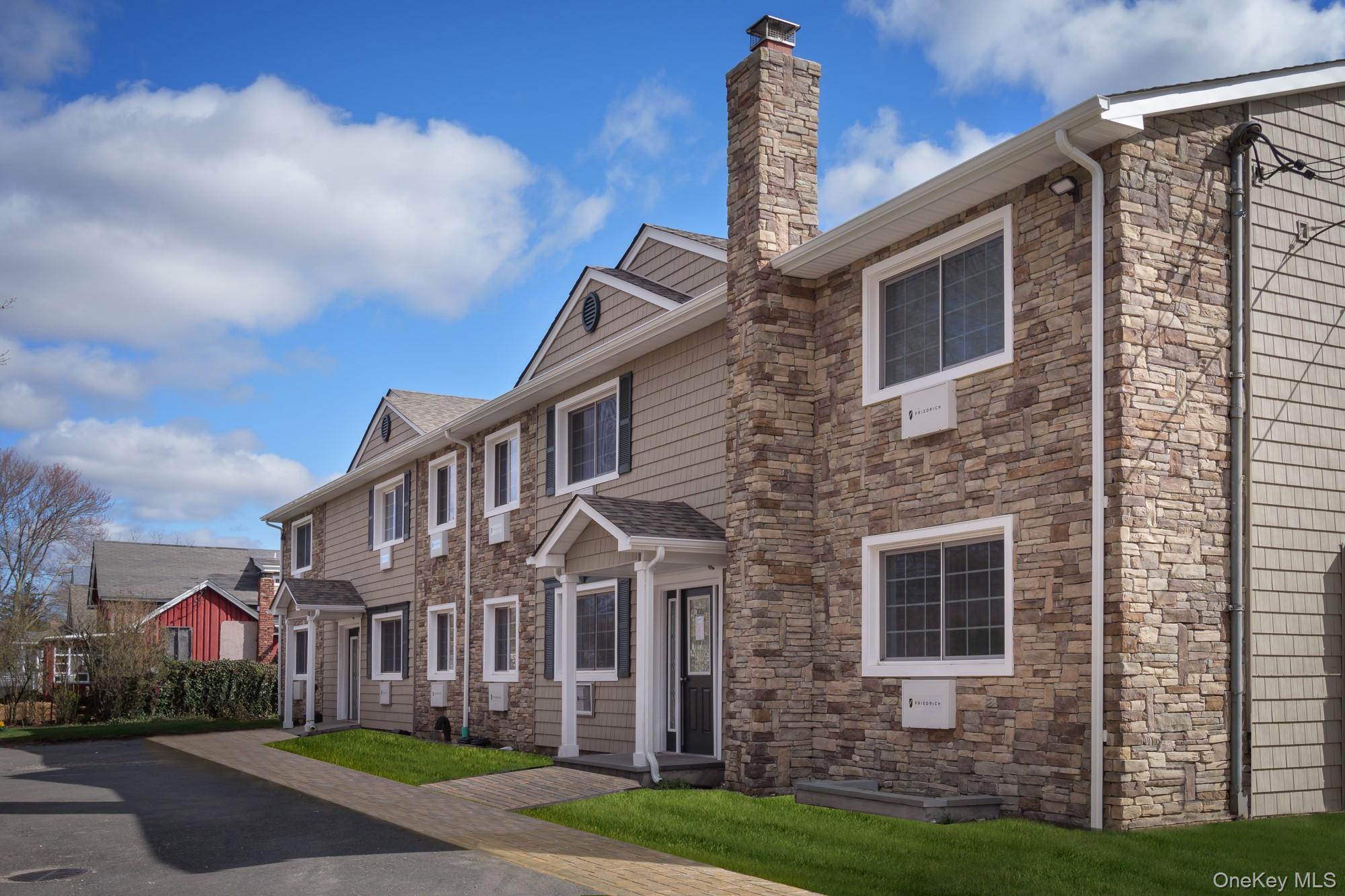 105 Overton Avenue # M, Sayville, NY 11782