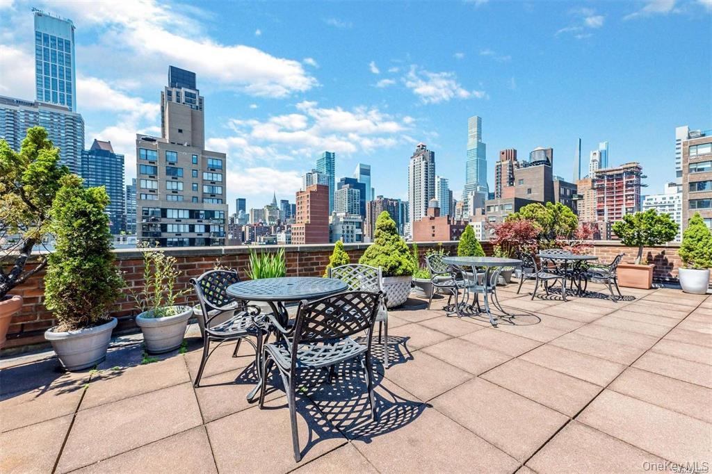 405 E 63 # 3E, New York (Manhattan), NY 10065