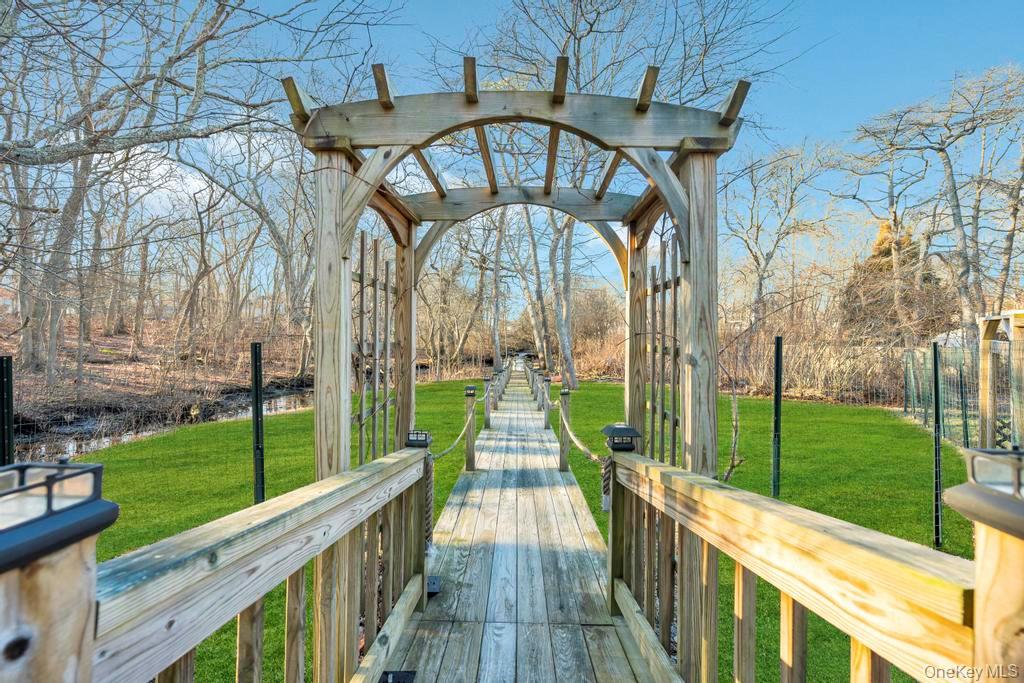 20 Tulip Court, Moriches, NY 11955