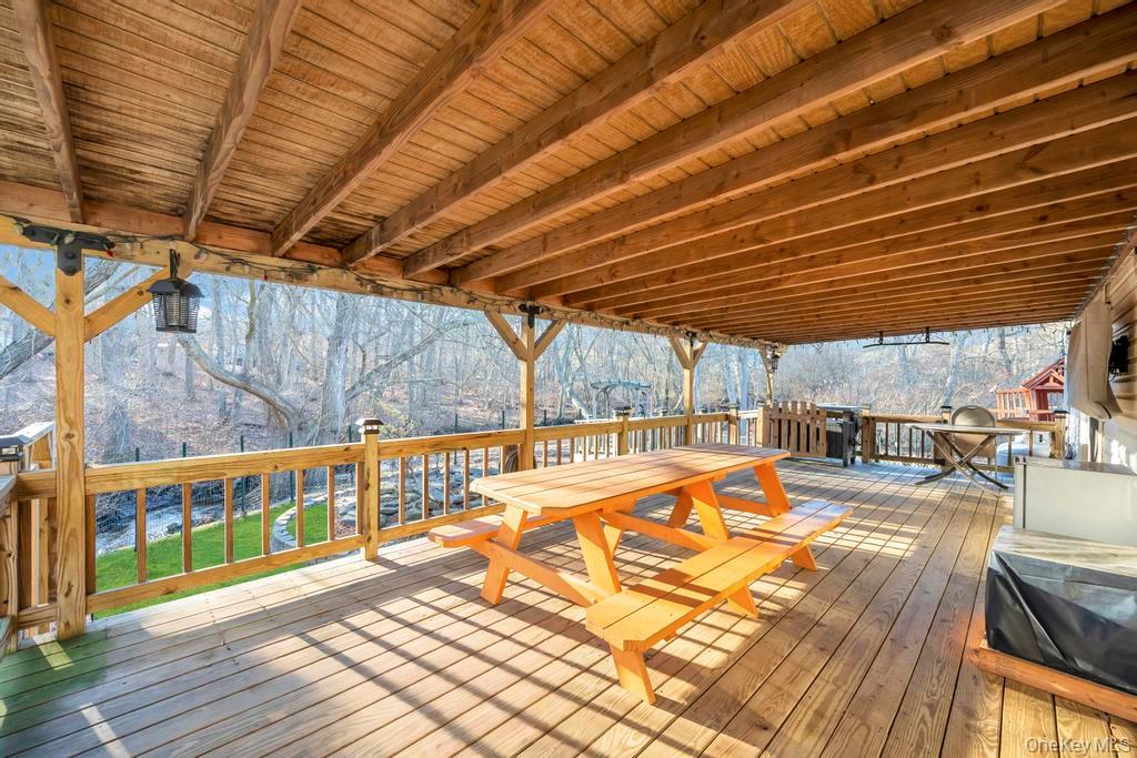 20 Tulip Court, Moriches, NY 11955