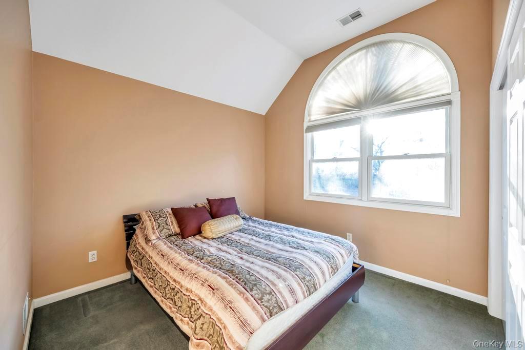 20 Tulip Court, Moriches, NY 11955