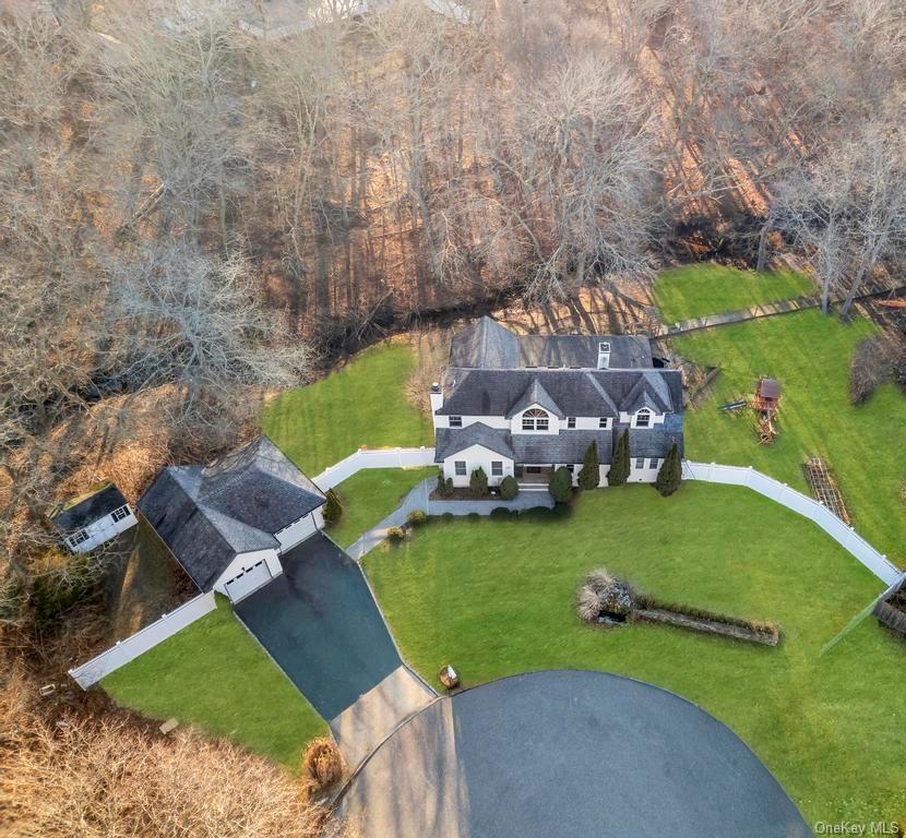 20 Tulip Court, Moriches, NY 11955