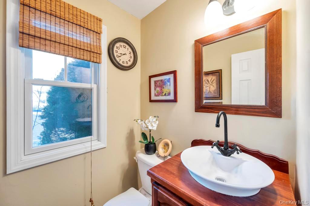 20 Tulip Court, Moriches, NY 11955