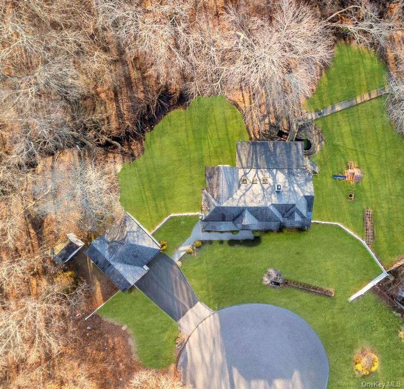 20 Tulip Court, Moriches, NY 11955