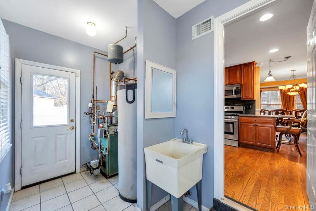 20 Tulip Court, Moriches, NY 11955