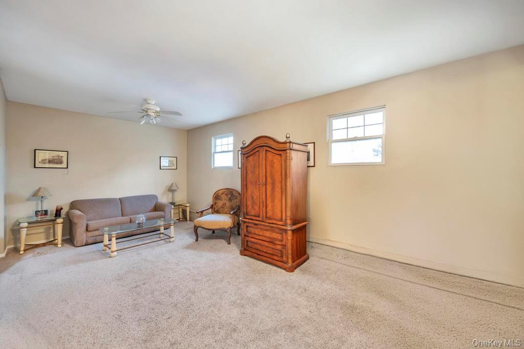 20 Tulip Court, Moriches, NY 11955