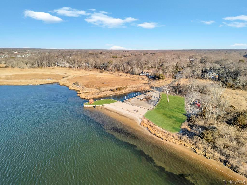 20 Tulip Court, Moriches, NY 11955