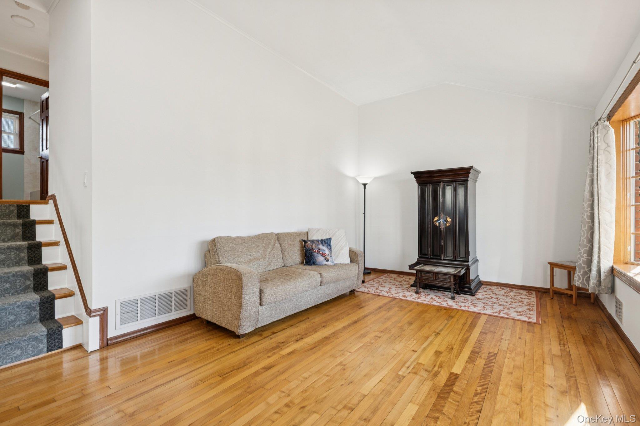 4 Oakley Drive, Huntington Station, NY 11746