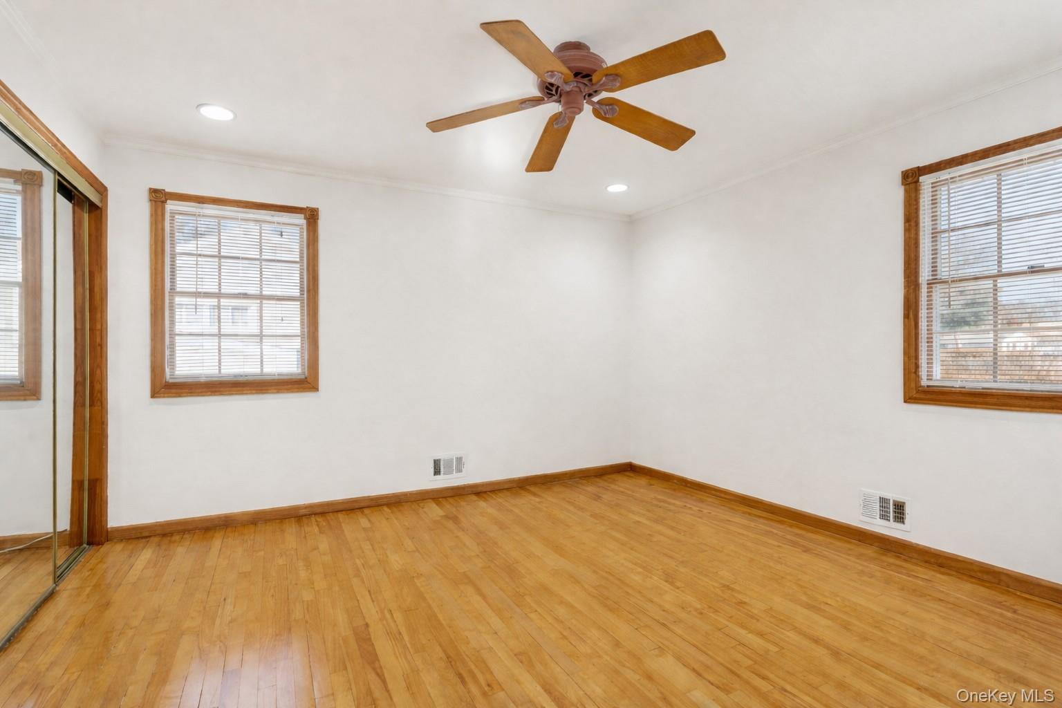 4 Oakley Drive, Huntington Station, NY 11746