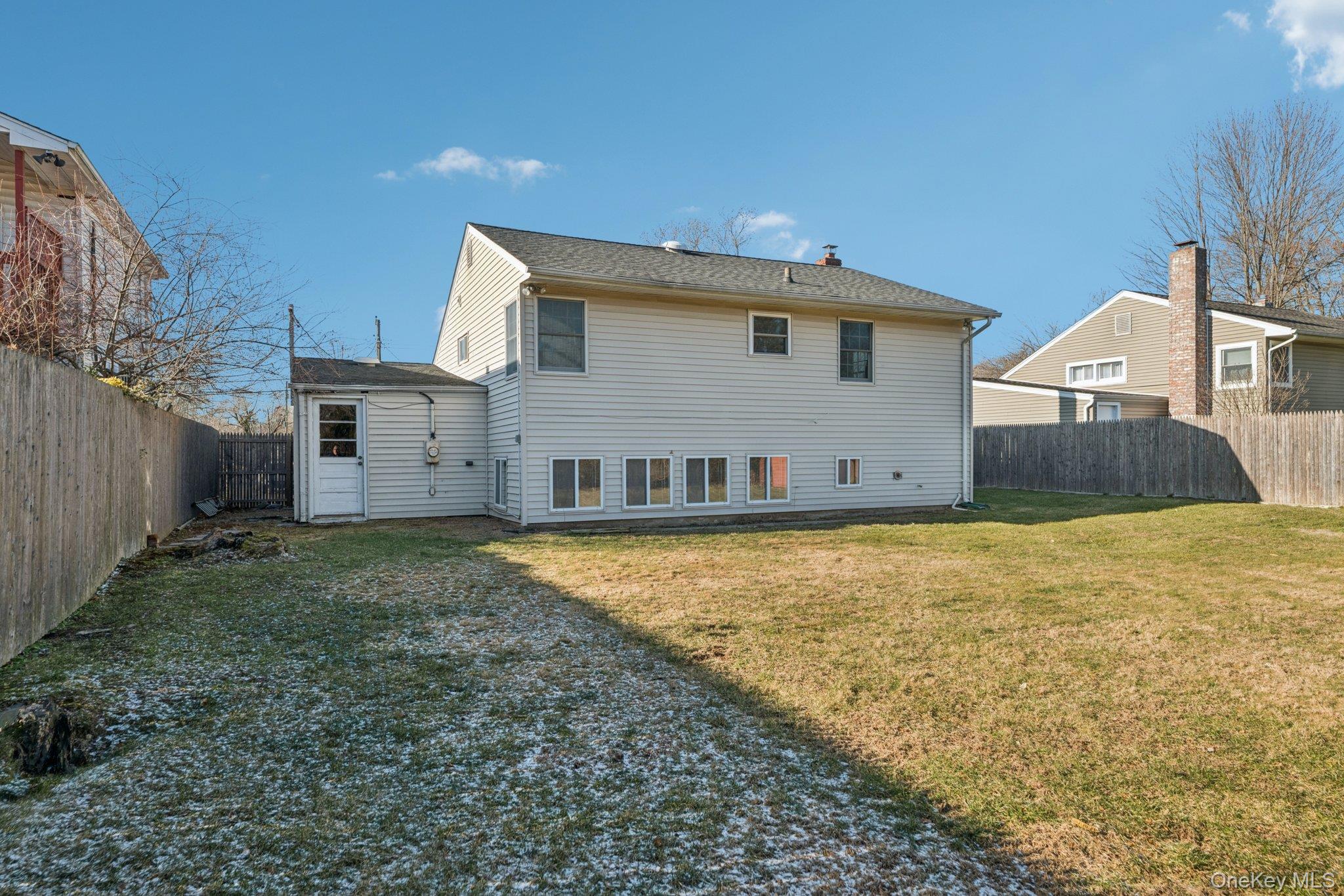 4 Oakley Drive, Huntington Station, NY 11746