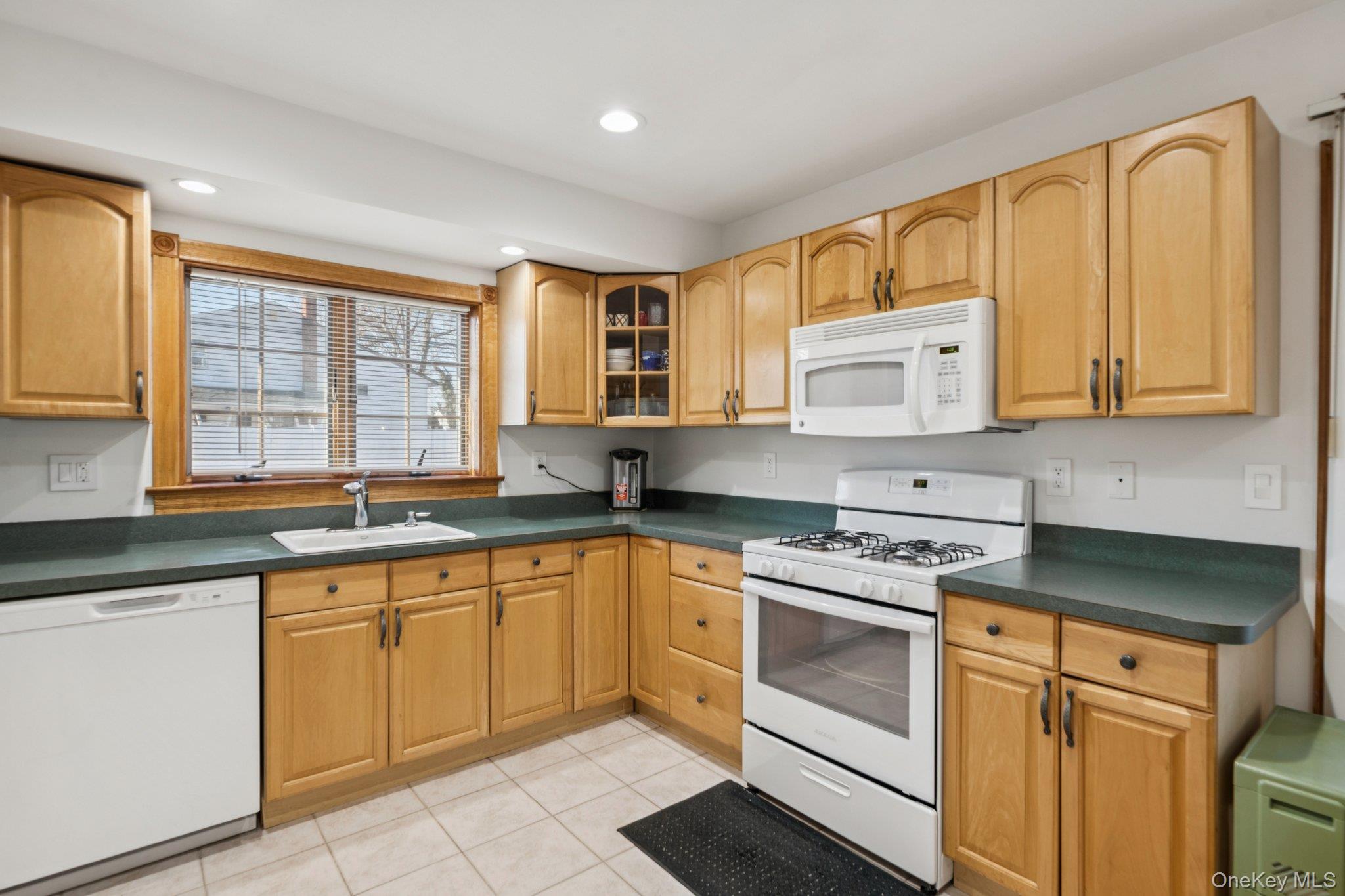 4 Oakley Drive, Huntington Station, NY 11746