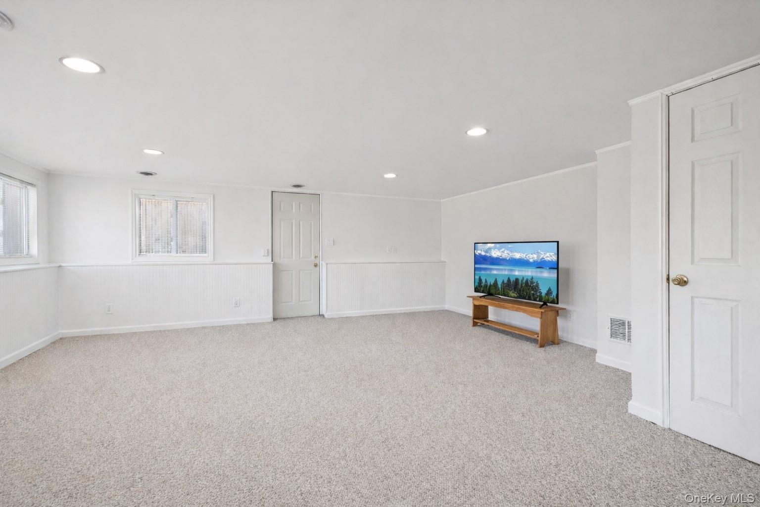 4 Oakley Drive, Huntington Station, NY 11746