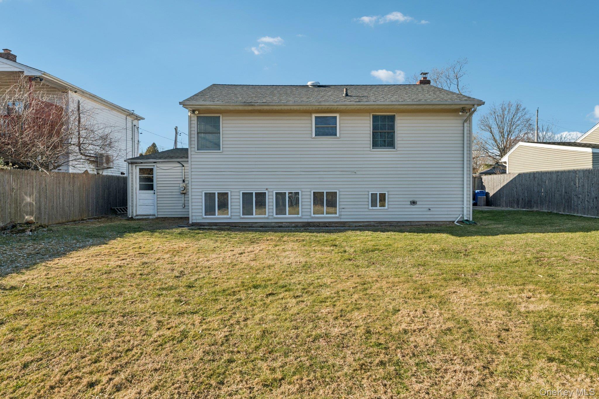 4 Oakley Drive, Huntington Station, NY 11746