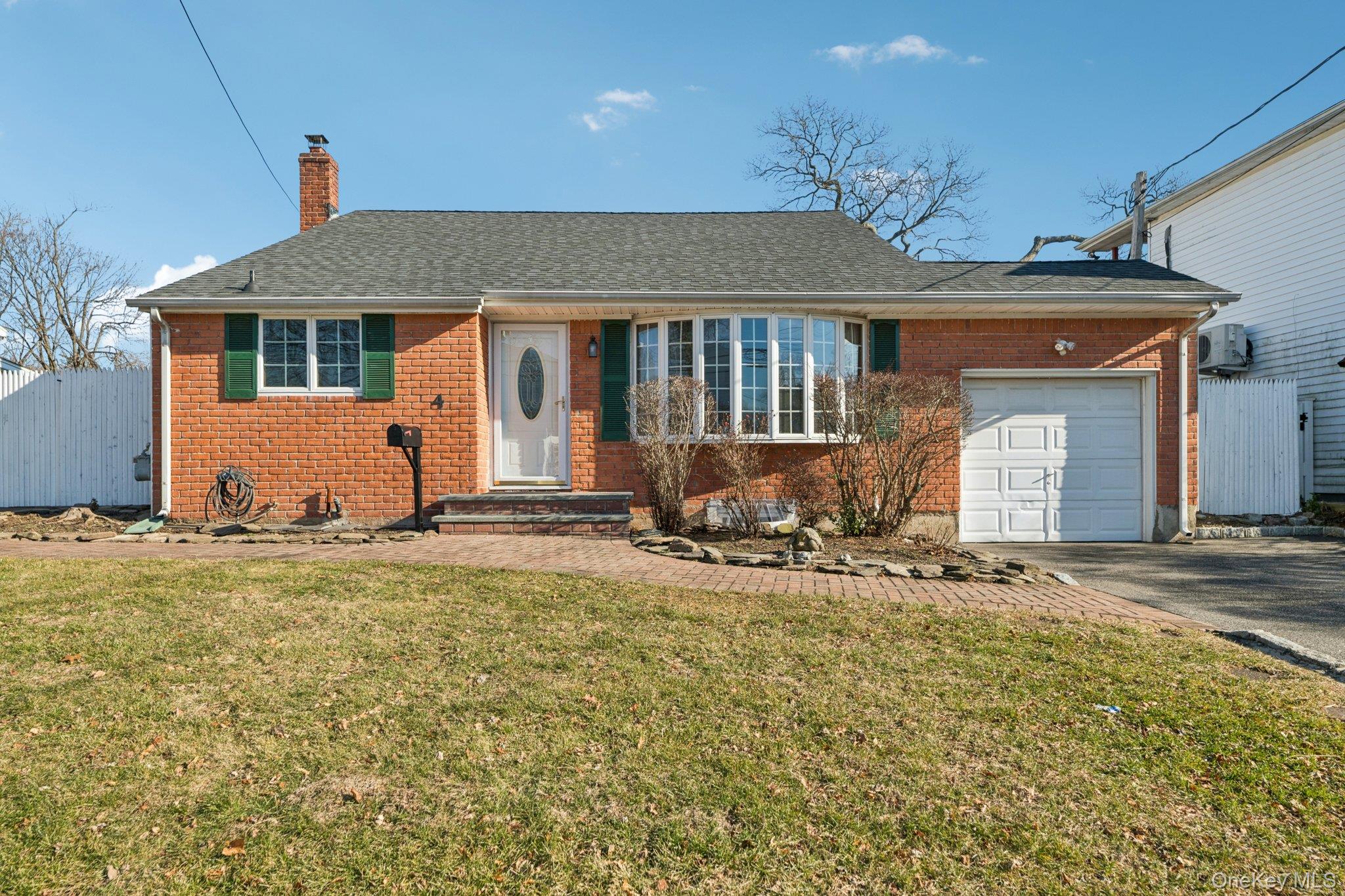 4 Oakley Drive, Huntington Station, NY 11746