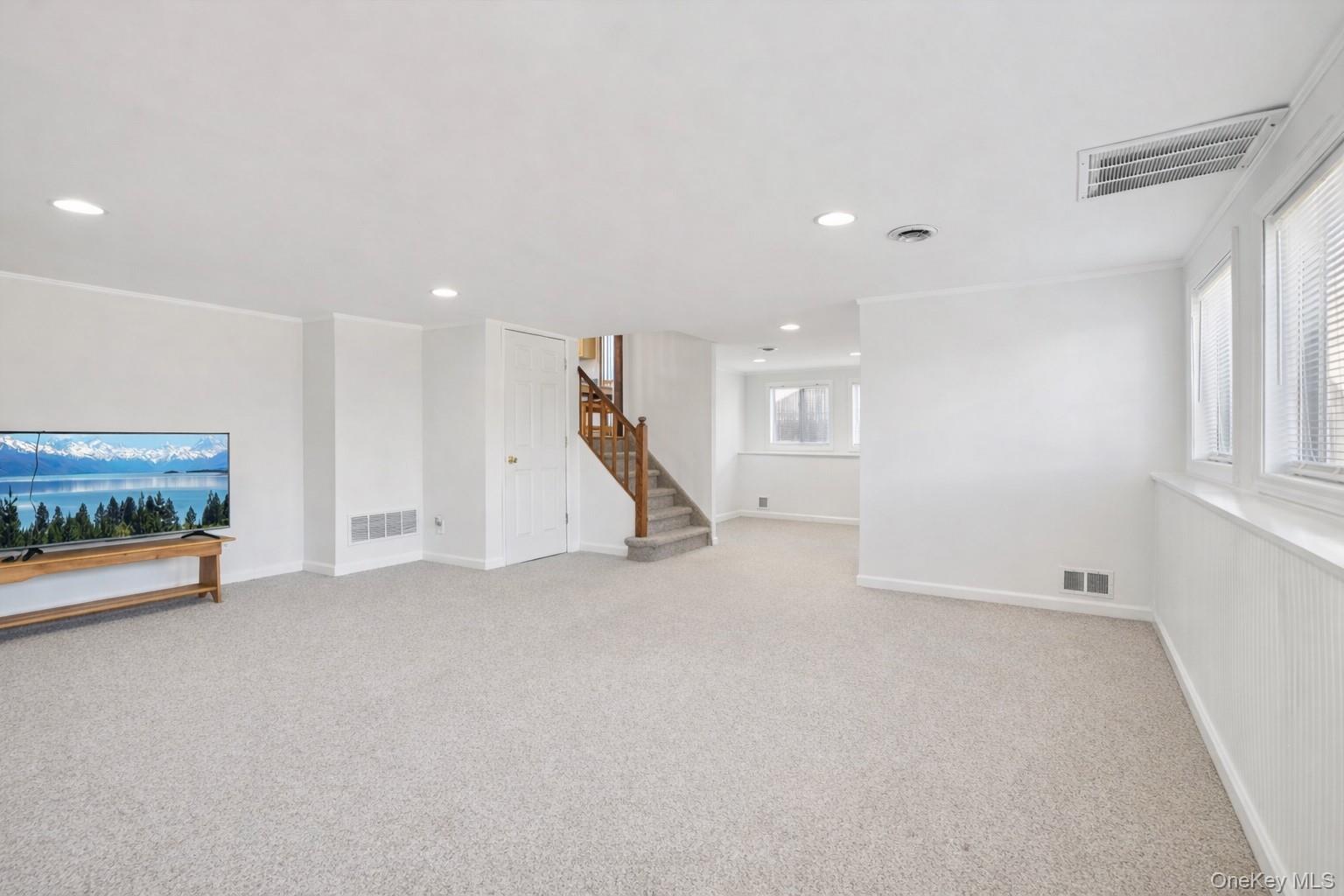 4 Oakley Drive, Huntington Station, NY 11746