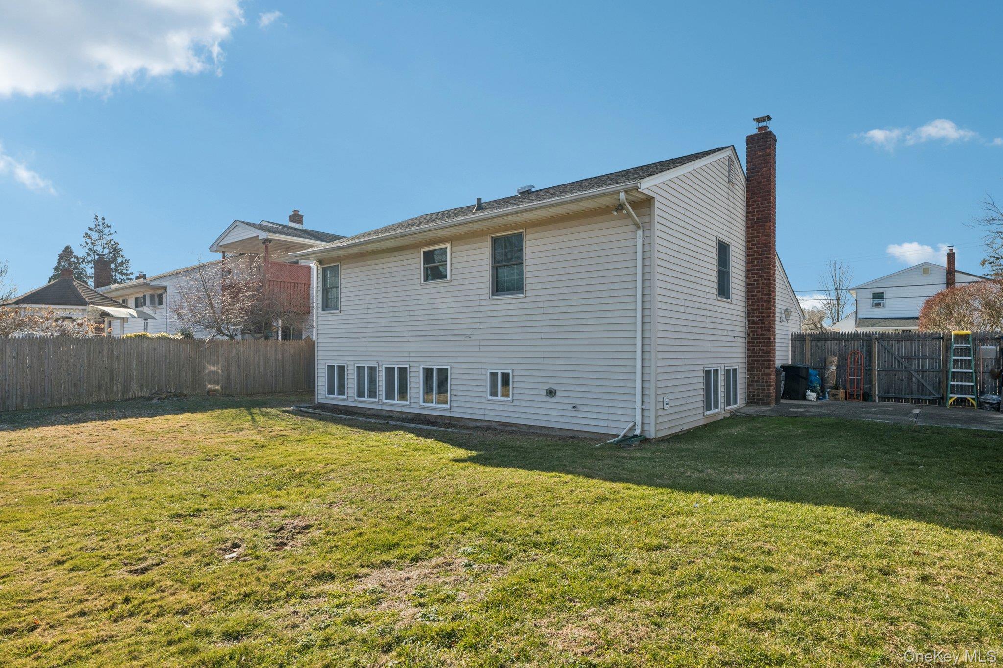 4 Oakley Drive, Huntington Station, NY 11746