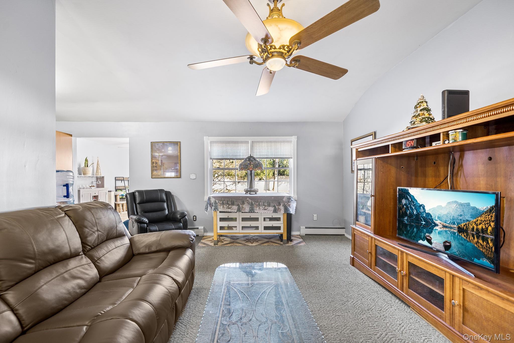 19 Evelyn Road, Port Jefferson Station, NY 11776