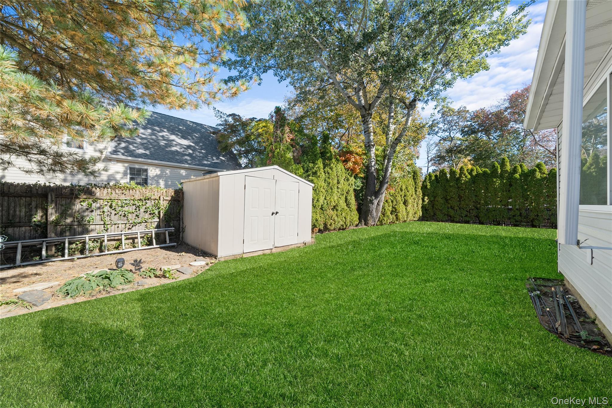 27 Gaylore Drive S, Amityville, NY 11701