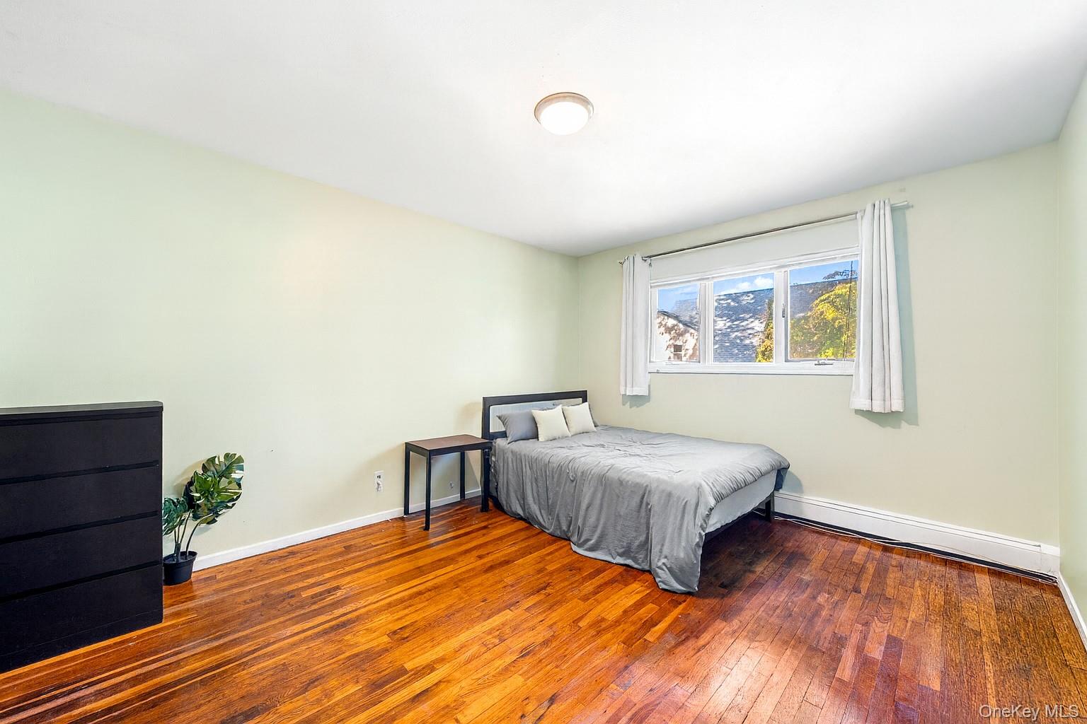 27 Gaylore Drive S, Amityville, NY 11701