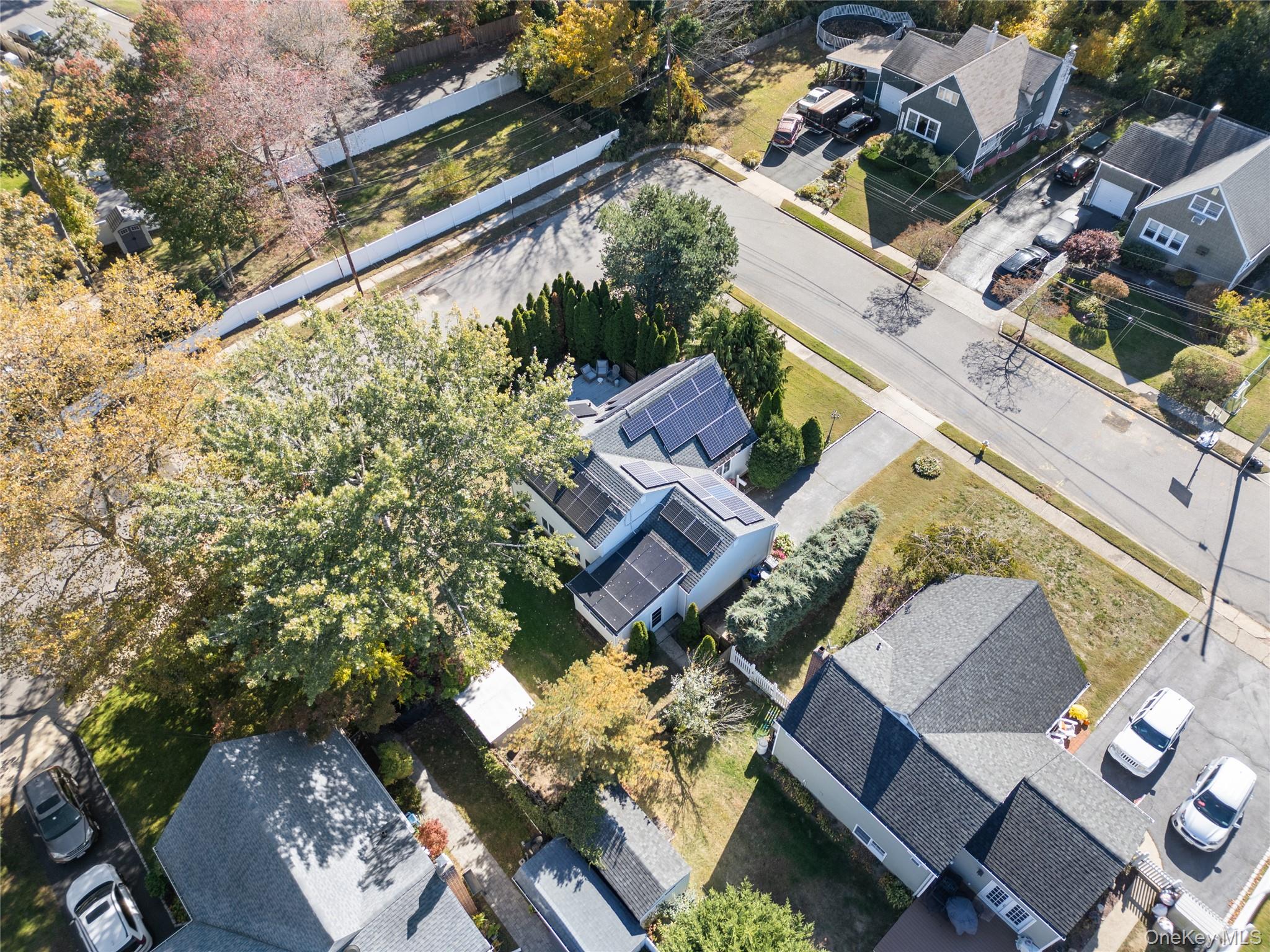 27 Gaylore Drive S, Amityville, NY 11701