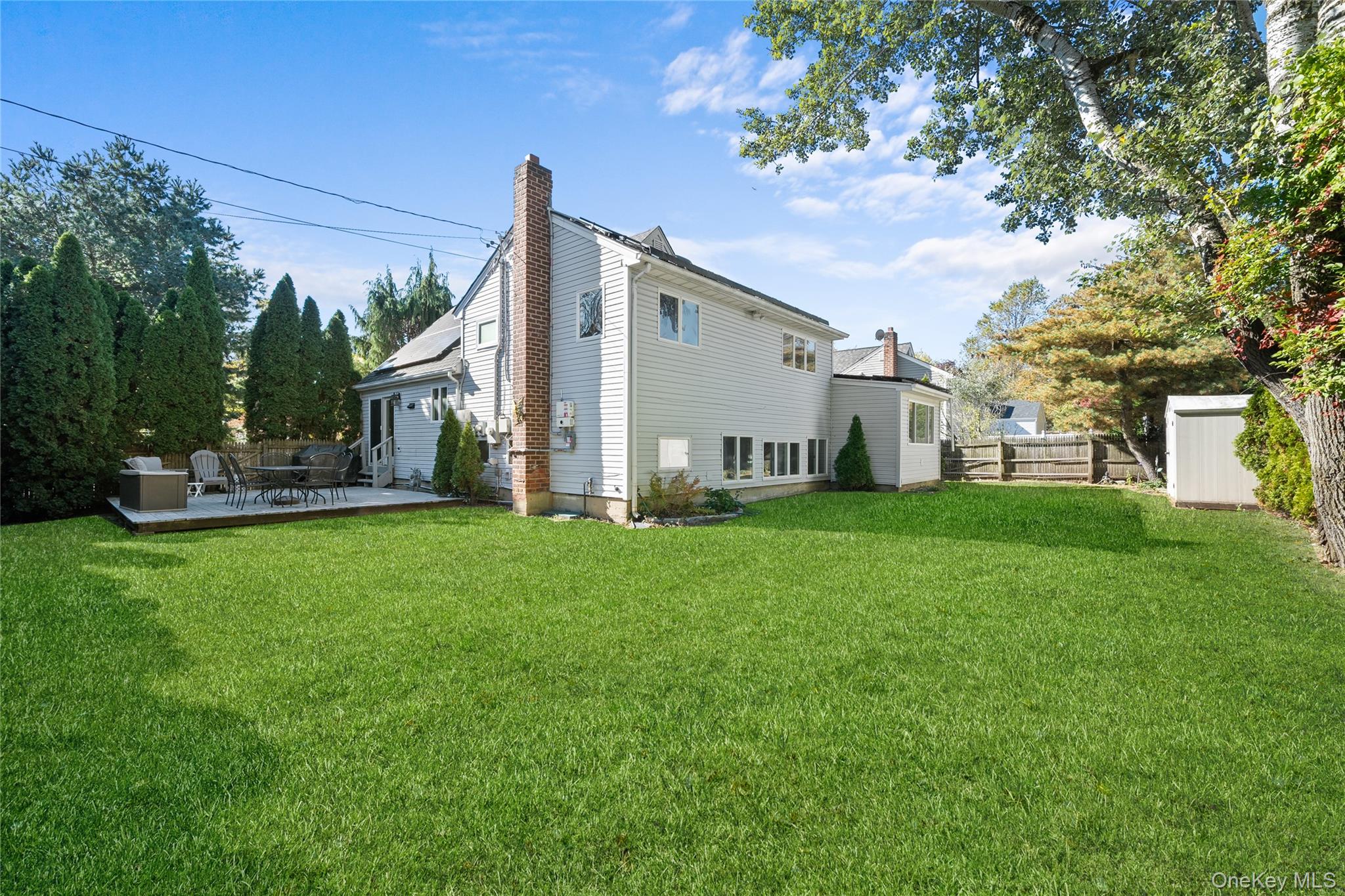 27 Gaylore Drive S, Amityville, NY 11701