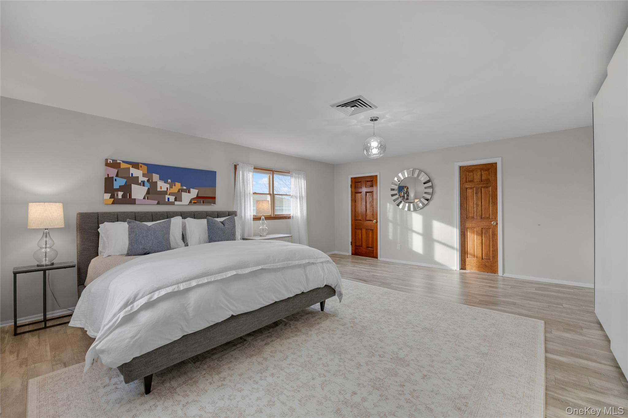 29 3rd Avenue, Port Washington, NY 11050