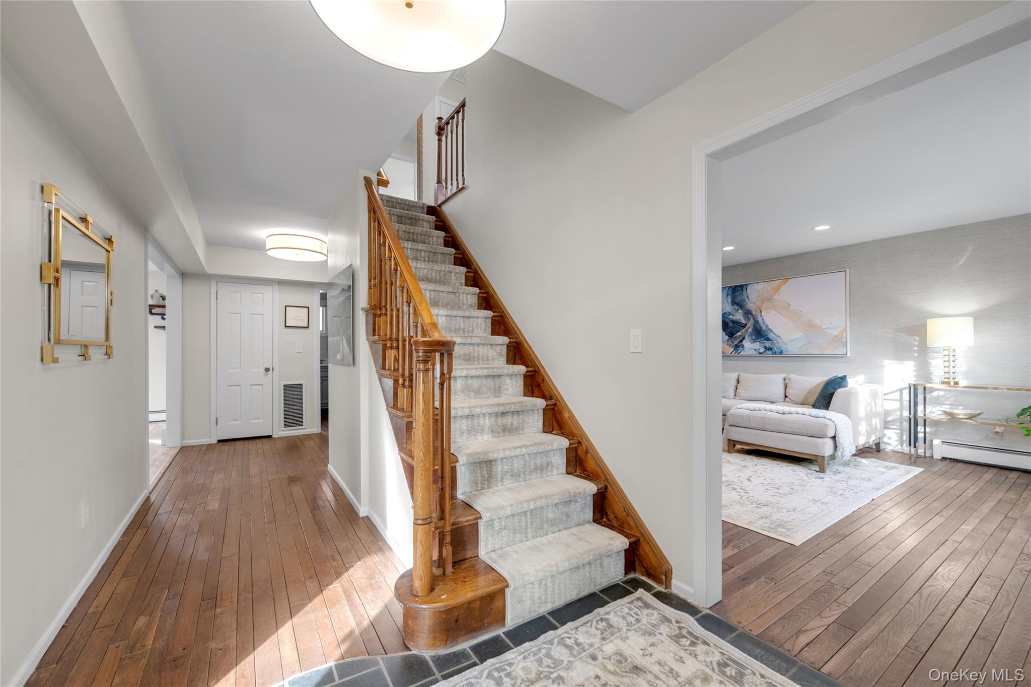 29 3rd Avenue, Port Washington, NY 11050