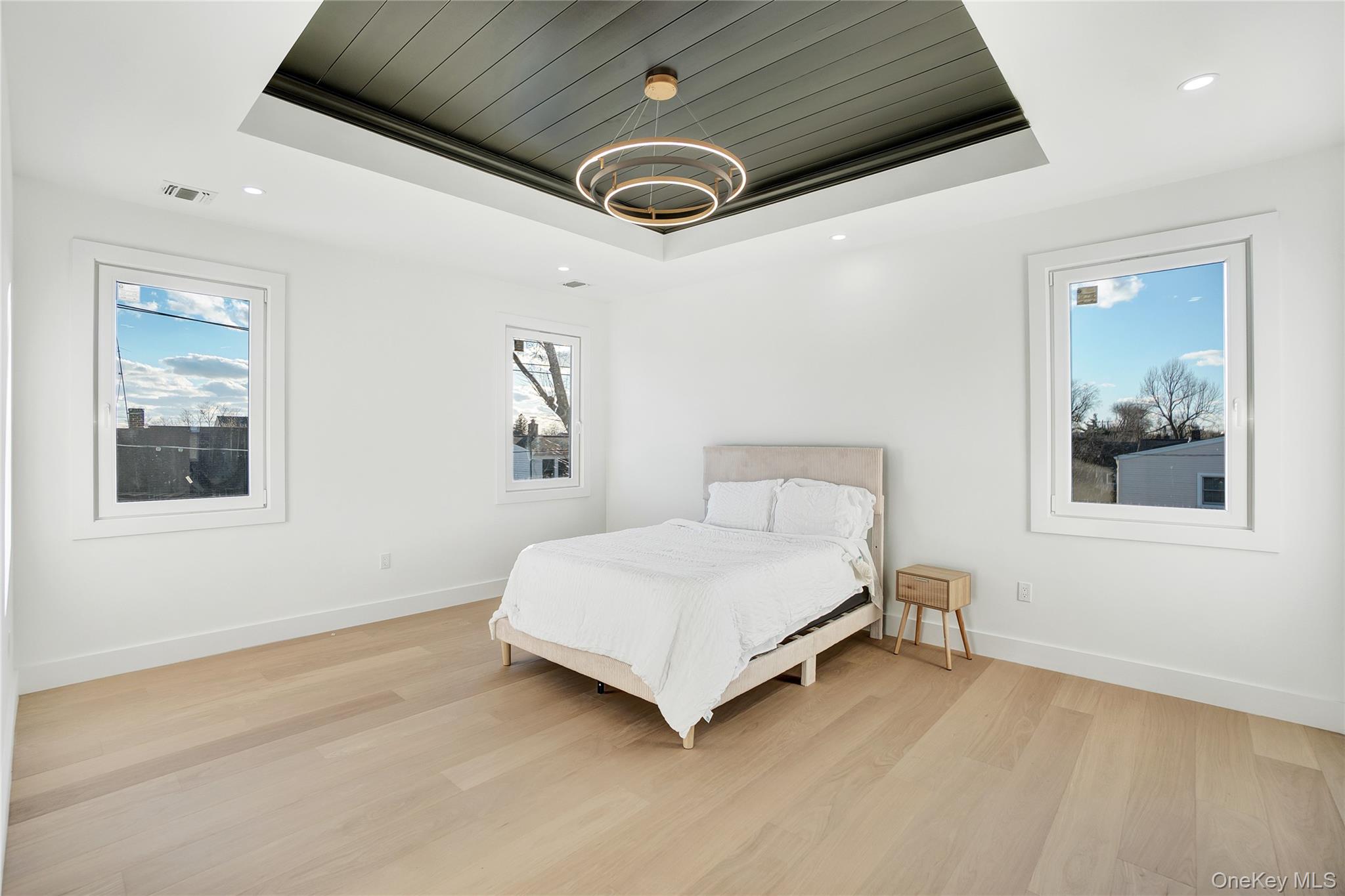 23 Glade Lane, Levittown, NY 11756