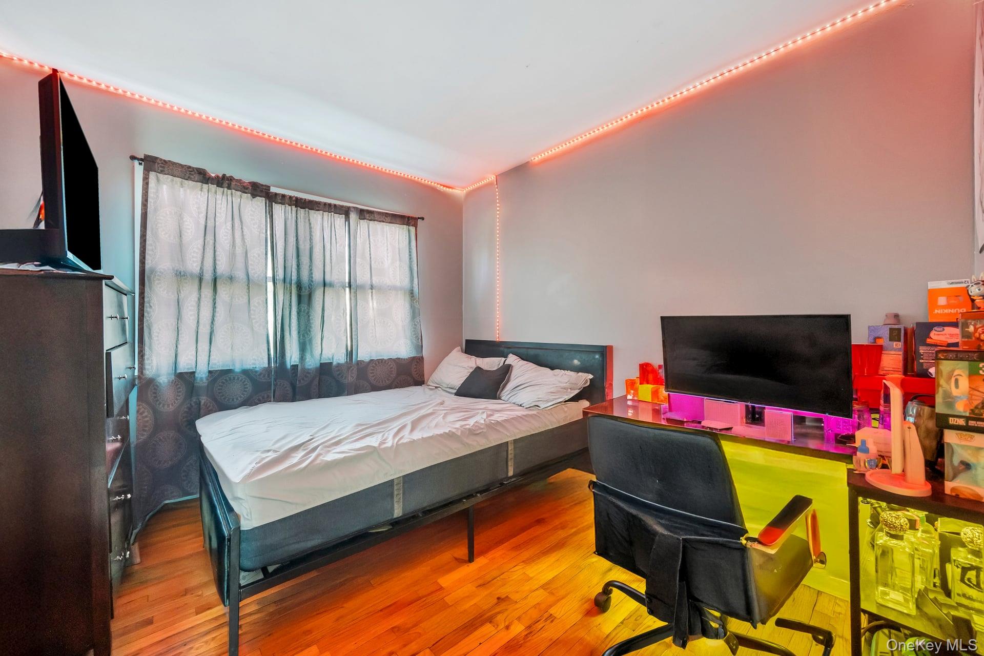 11 Marlo Lane, Hauppauge, NY 11788