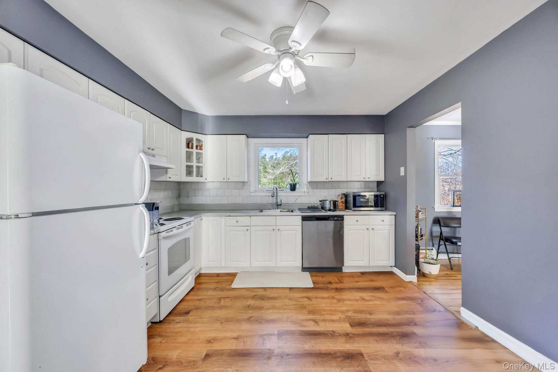 11 Marlo Lane, Hauppauge, NY 11788