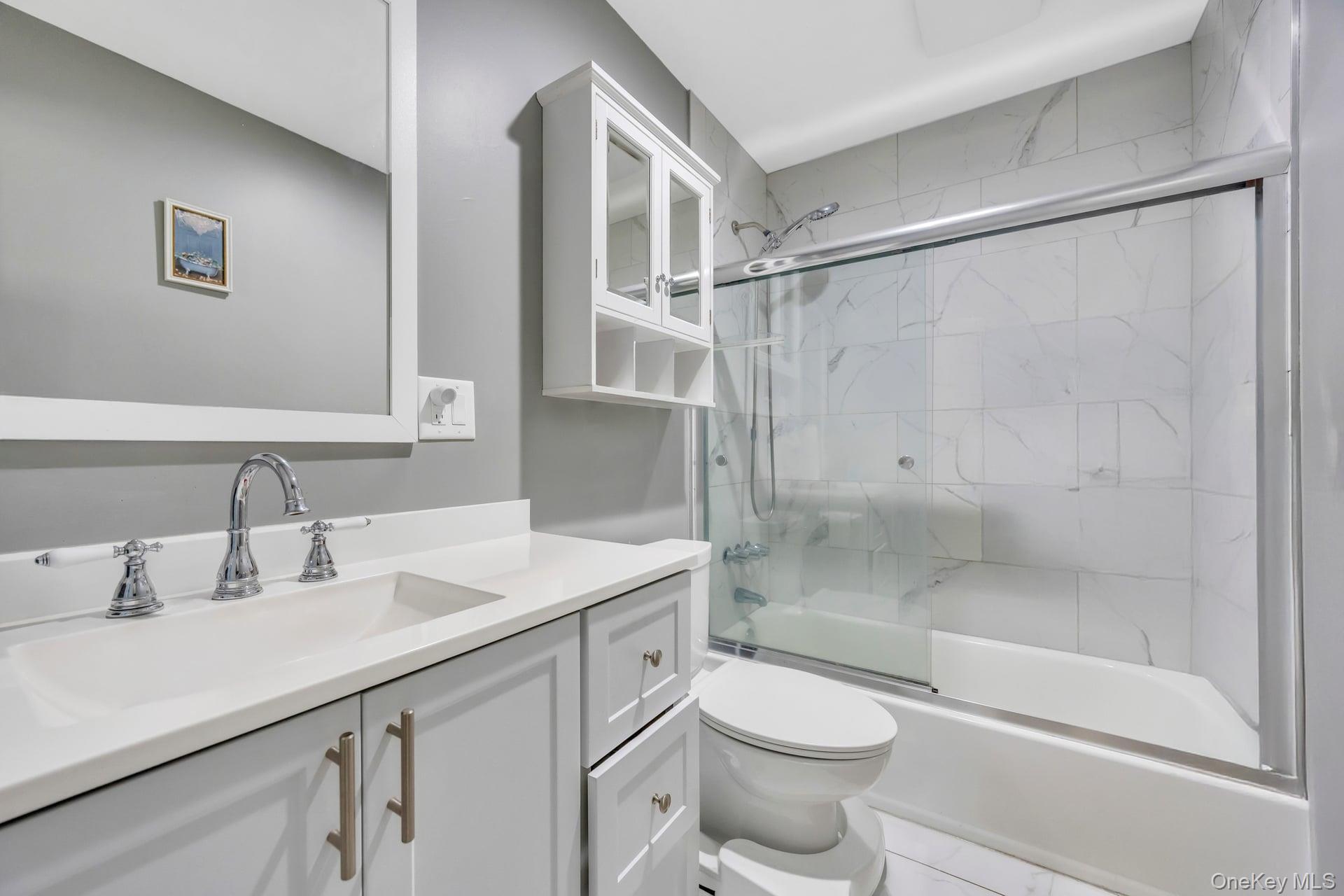 11 Marlo Lane, Hauppauge, NY 11788