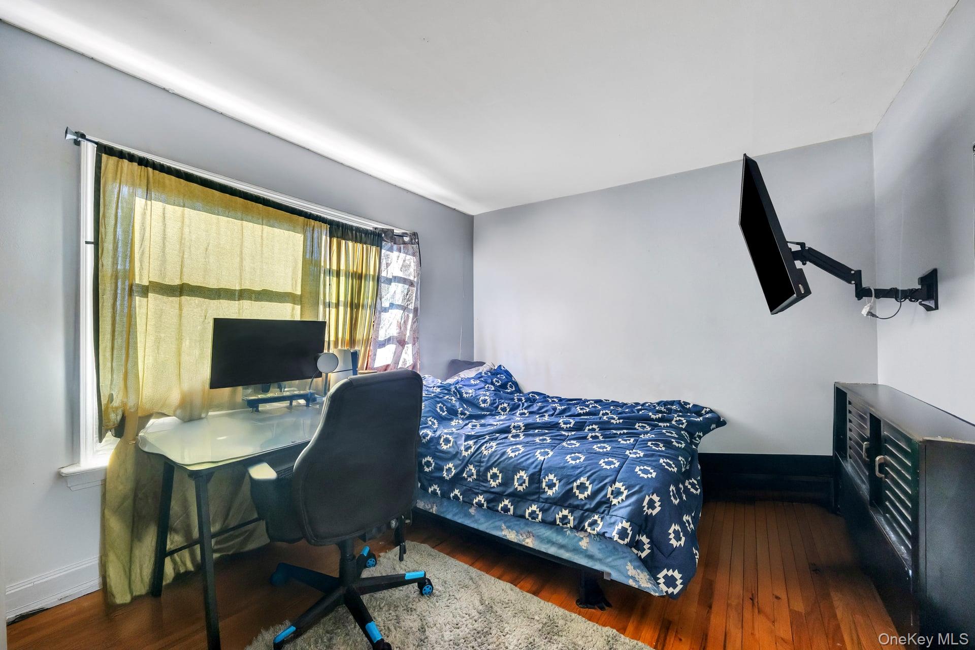 11 Marlo Lane, Hauppauge, NY 11788