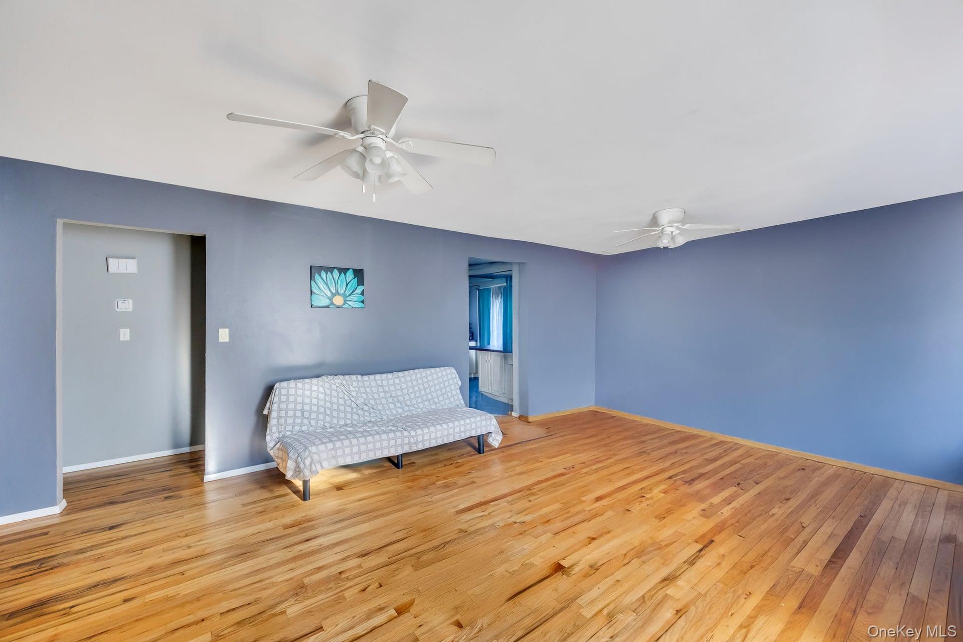 11 Marlo Lane, Hauppauge, NY 11788