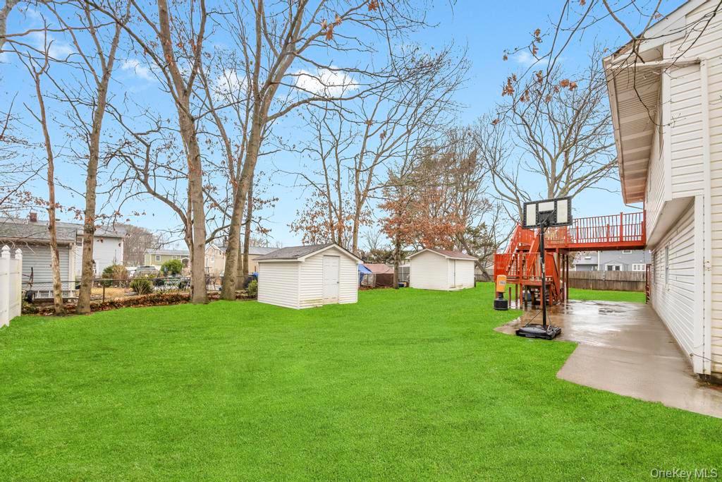 542 Freeman Avenue, Brentwood, NY 11717