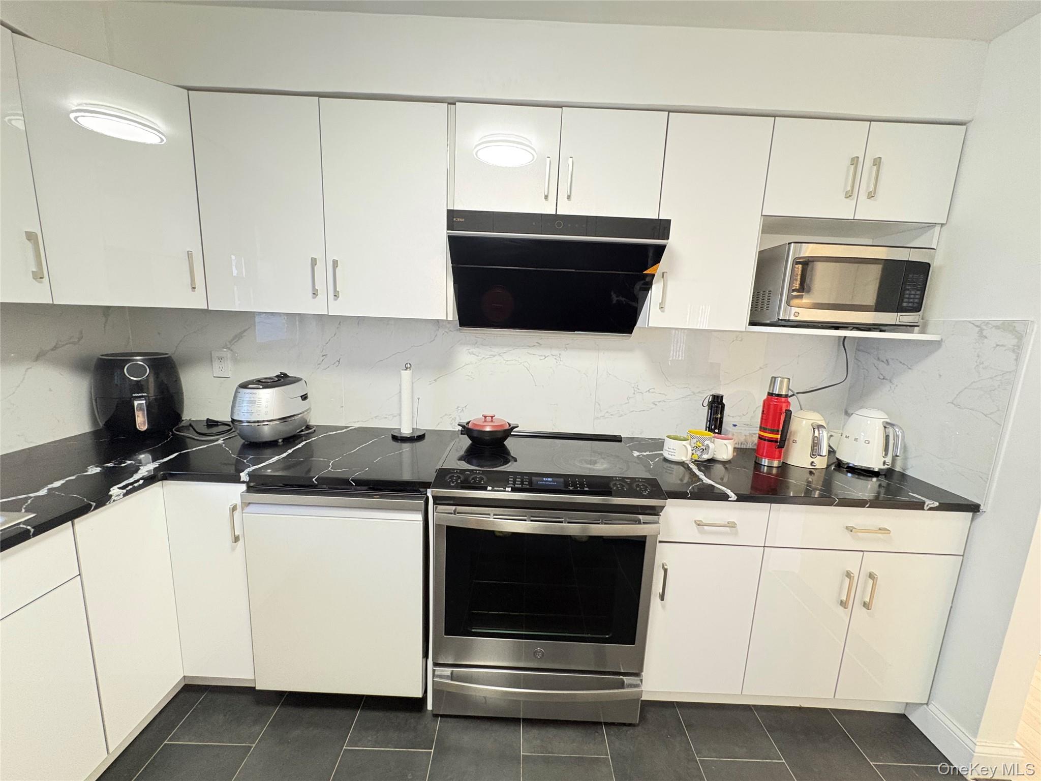 41-75 Morgan Street, Little Neck, NY 11363