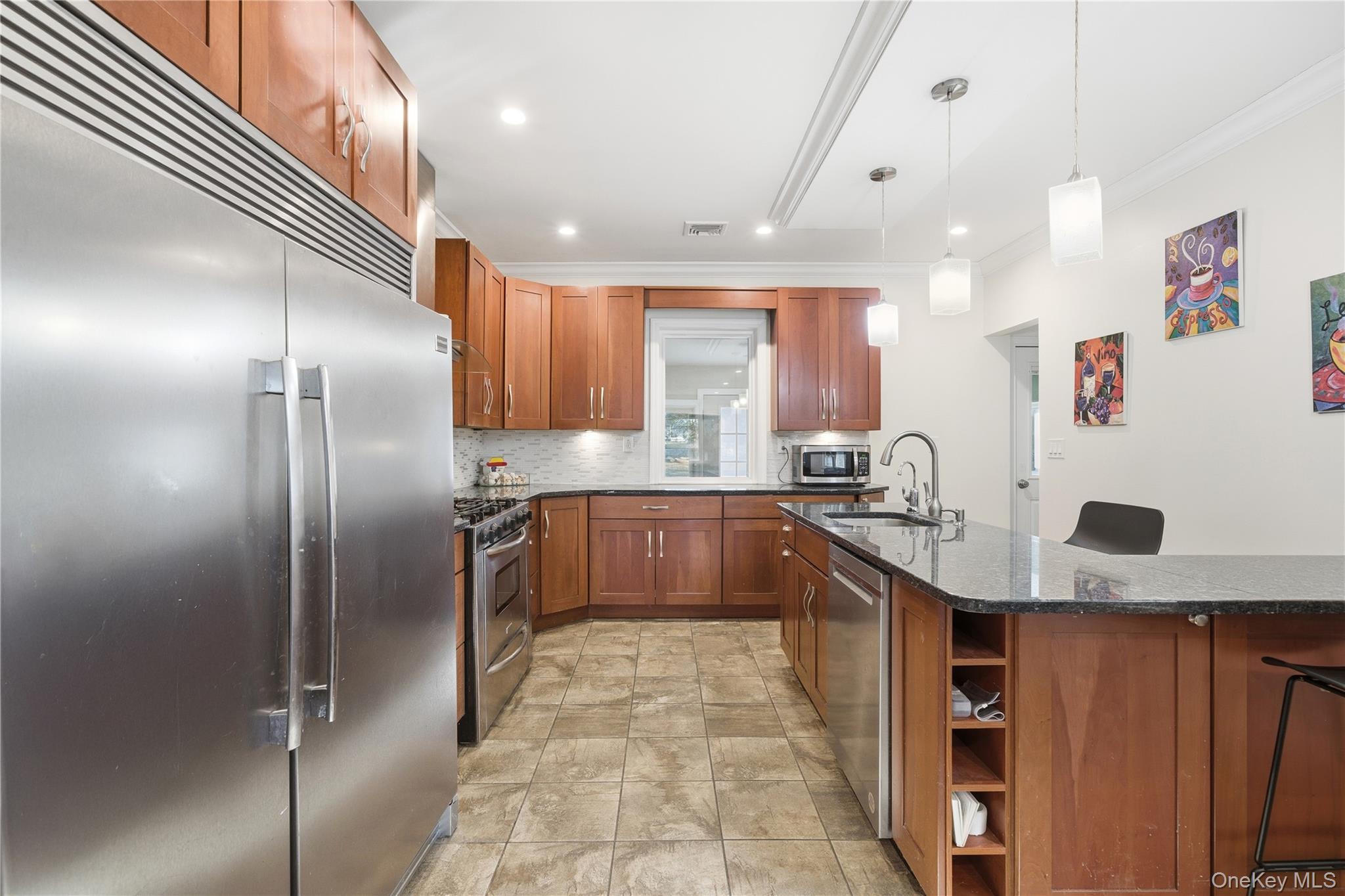 200 N Side Road, Wading River, NY 11792